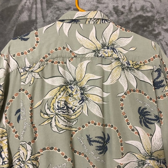 Vintage Tommy Bahama Hawaiian Shirt Short Sleeve Button Up Palm Trees Floral - Picture 9 of 15
